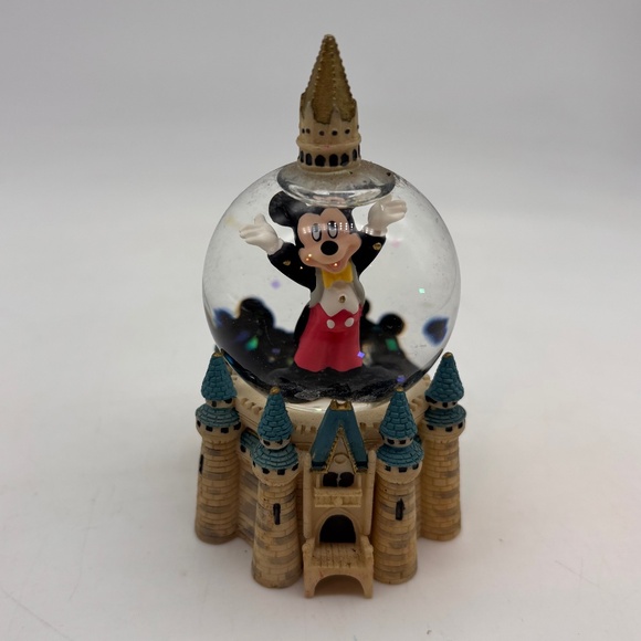 Disney WDW Parks Mickey Mouse and Castle Collectible Mini Water Snow Globe - Picture 1 of 8